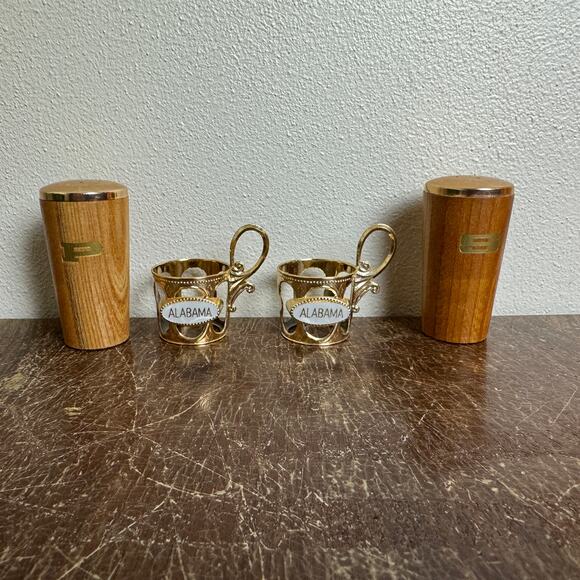Vintage Alabama‎ MCM Wood Copper color plastic mug style salt & pepper shakers - Picture 3 of 9